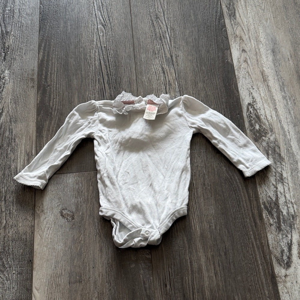 Baby Boden White Lace Trim Long Sleeve‎ Bodysuit
